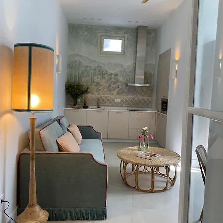 Ohliving Sales Y Ferre * إشبيلية